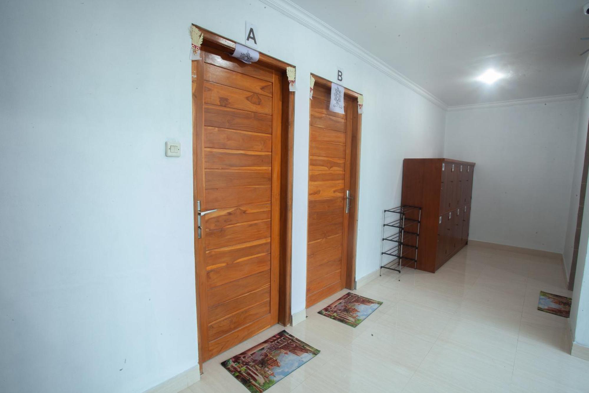 Lucky Hostel Batununggul Zewnętrze zdjęcie