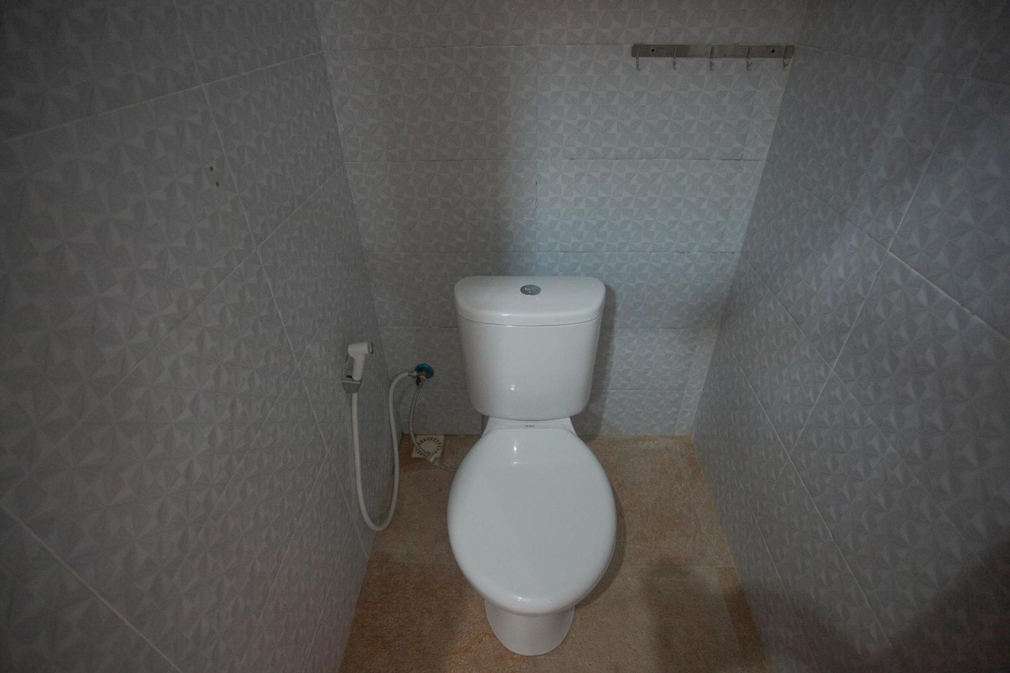 Lucky Hostel Batununggul Zewnętrze zdjęcie